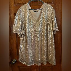 Lane Bryant 28 Shimmering Gold Sequence Lined Short Sleeve Pullover V Neck